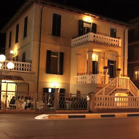 Hotel Villa Laura-3